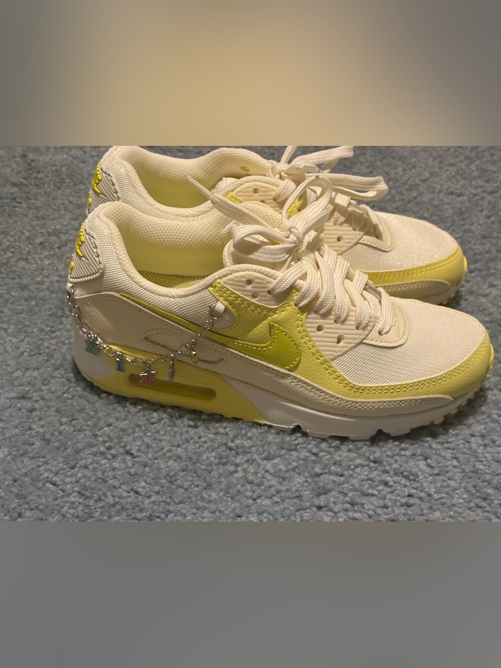 Nike Air Max 90 Yellow Cream Sneakers w/ NIKE Charm Chain size 5